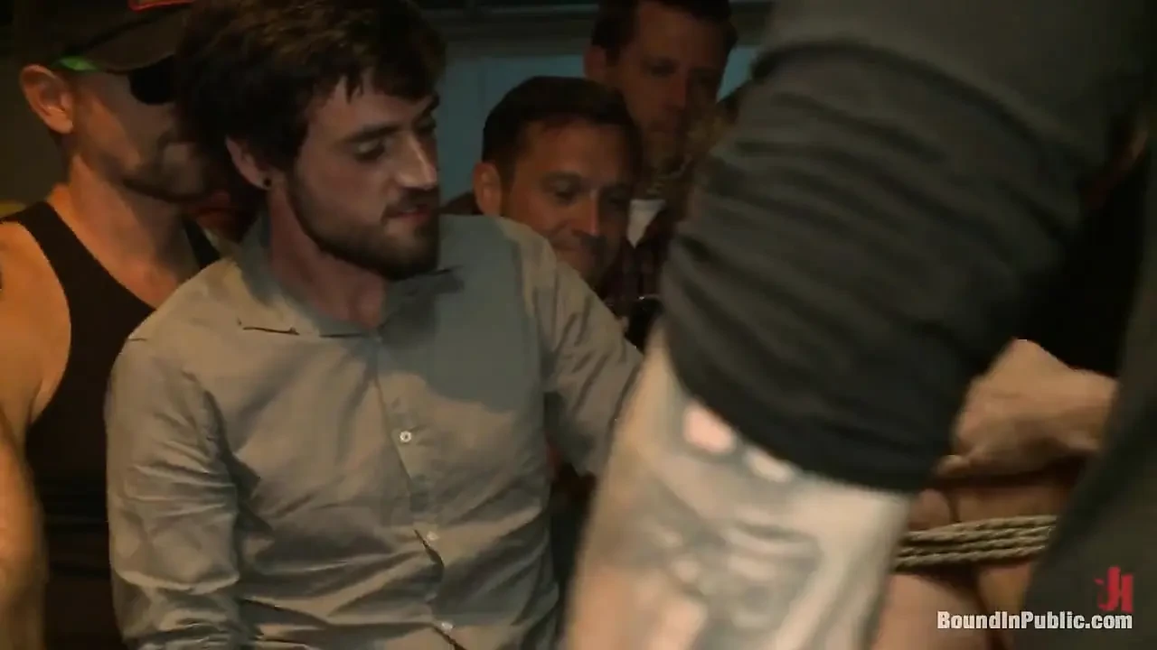 Ripped Stud with a Giant Cock Get Used in a Crowded Bar