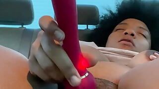 Ebony squirts in her backseat!: Numbah1Monstah