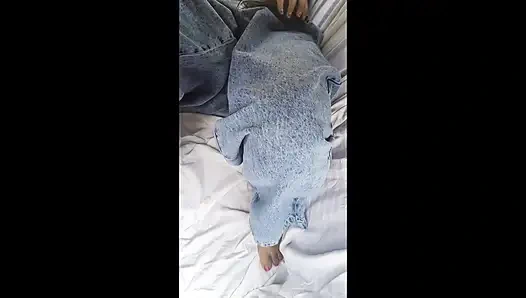 Rajesh kız arkadaşı Sunisha'yi arabada sikiyor ve videosunu ve viral videosunu kaydetti