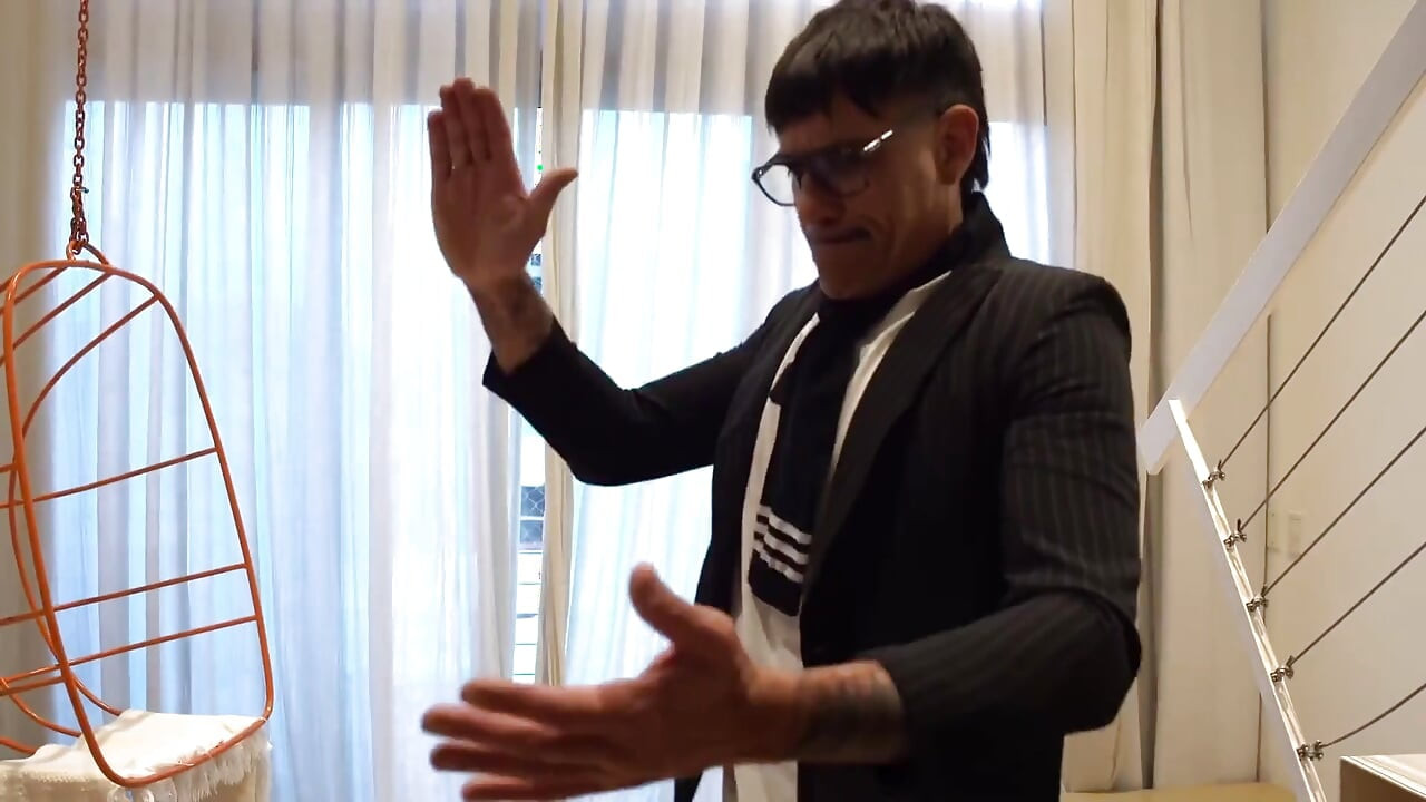 Don Bergolinni Seeks His Muse. the Most Bizarre Lesbian Casting in Buenos Aires.