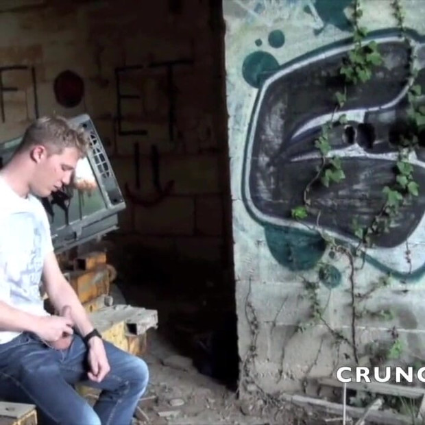 阿拉伯荡妇在户外巡航中被顶级金发女郎kaimeon Frost性交