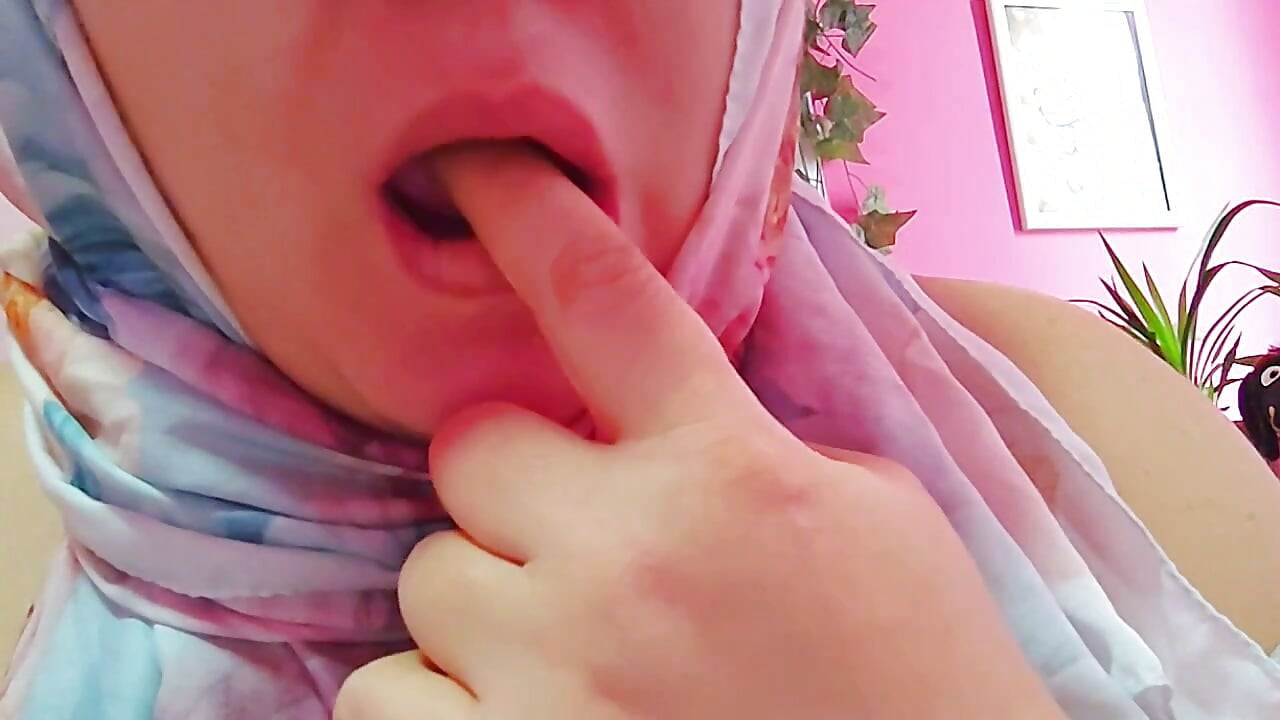 I was shocked to see what my hijab-wearing stepsister did...