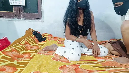 Rekaman seks istri hot india lagi asik nyepong kontol sambil jilat toket