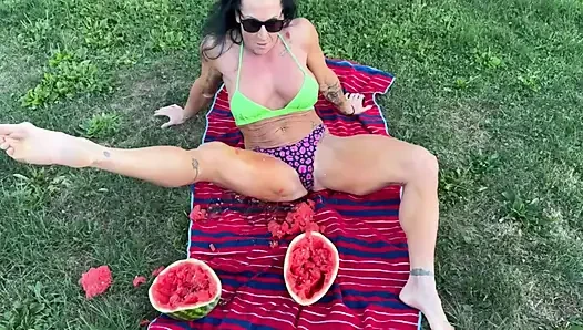 Muscle MILF Kandys Watermelon Crush Domination