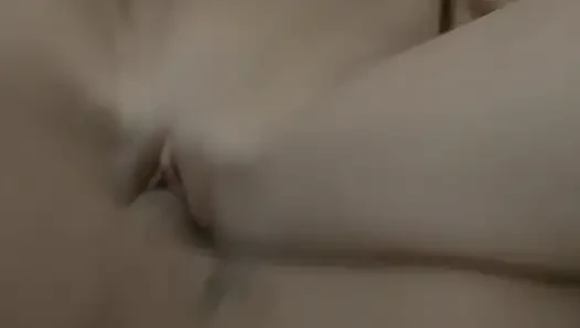 Heisses Mädchen Lutscht Schwanz Und Nimmt Ihn in Ihre Nasse Muschi