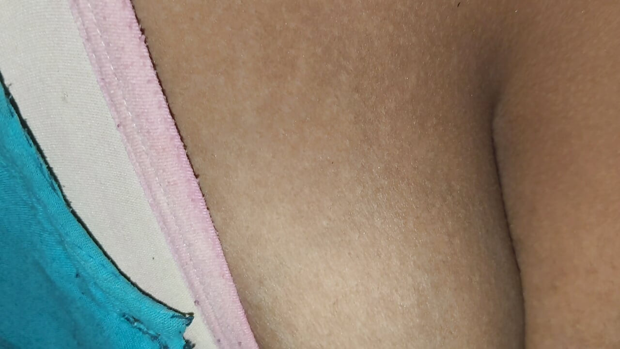 콘돔을 신은 인도 바비 옥수수 하드코어 섹스 비디오 비하르 옥수수 섹스 Maaka 섹스 비디오 바비 핑거링 블루 블라우스