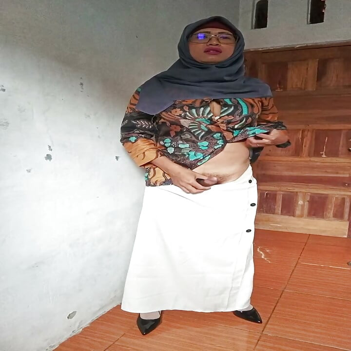 Hot Asian Hijab Shemale Rides a Huge Dildo and Masturbates