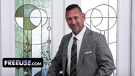 Elise London Throws a Breeding Party and Invites Three Studs to Fill Her Up