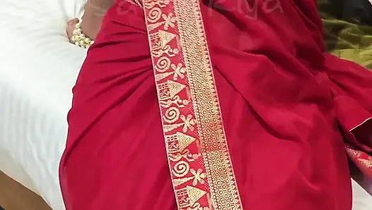 belahan dada riya saare yang belahan dadanya