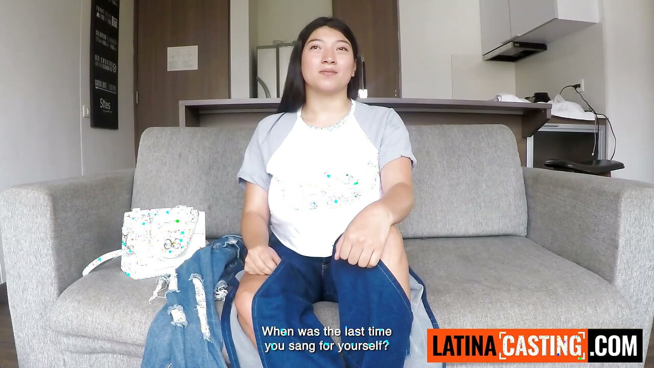 Essa professora ASIÁTICA LATINA aprendeu a lição quando eu cobri os peitos enormes dela com meu PORRA