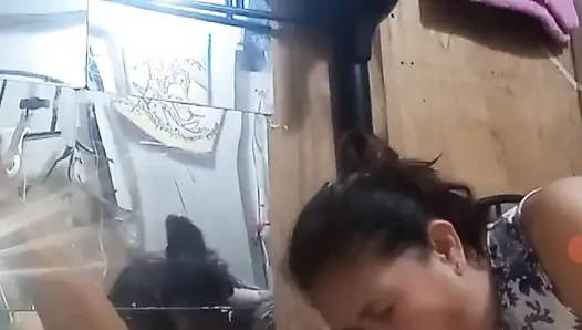 всегда хочет пососать мой маленький хуй