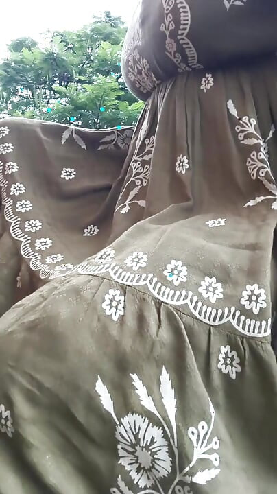 Секс-відео Анджалі Бхабхі: показ пизди вдома
