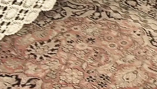 Fransa'dan tombul olgun sürtük gavat kocasının önünde sikiliyor