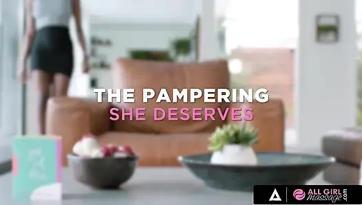 ALL GIRL MASSAGE - muhteşem kızlar Olive Glass ve Nicole Kitt ile mükemmel ırklararası 69