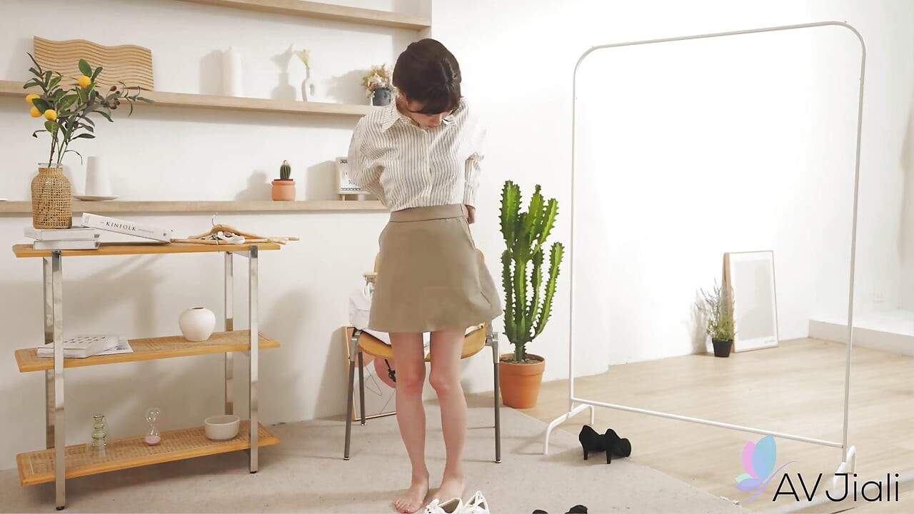Stunning Doll Rina Gets a Full Body Massage and a Veiny Cock