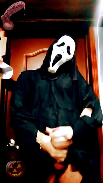 SCREAM A LOVE STORY Isang dominanteng lalaki na may Ghostface mask at malaking titi ang pumapasok sa bahay mo sa gabi ng Halloween para magtapon ng tamod