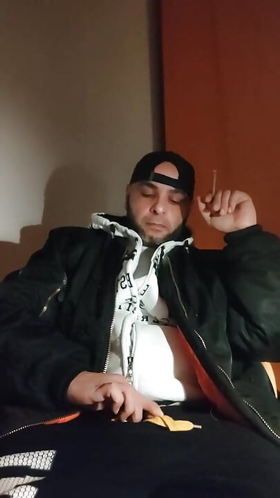 Dirtyjunkbro Is Bored He's Looking for Buddies