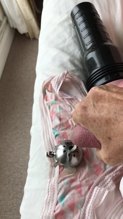 Tiny cage wank