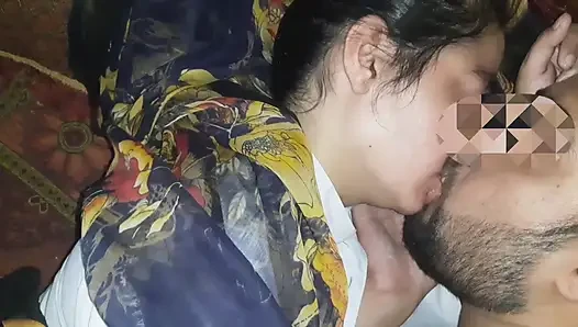 Pakistanische college-mädchen-romantik & blowjob mit freund viral gegangen