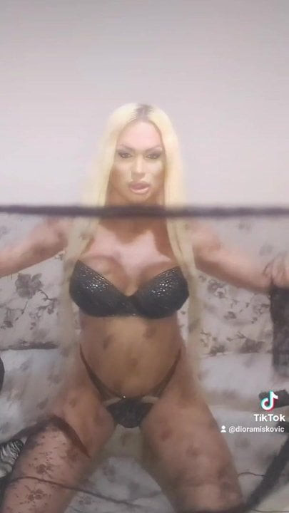Follow my OnlyFans channel dioramiskovic link u profilu