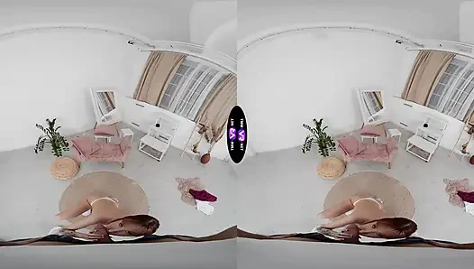 Возбужденная Lilly Mays признается в неопытности, затем скачет на его хуе после соблазнения сисек - TeenMegaWorld