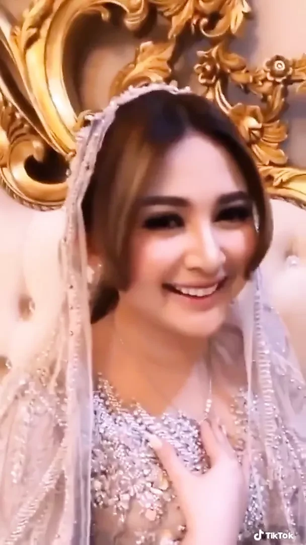 この花嫁はセックスの準備ができている