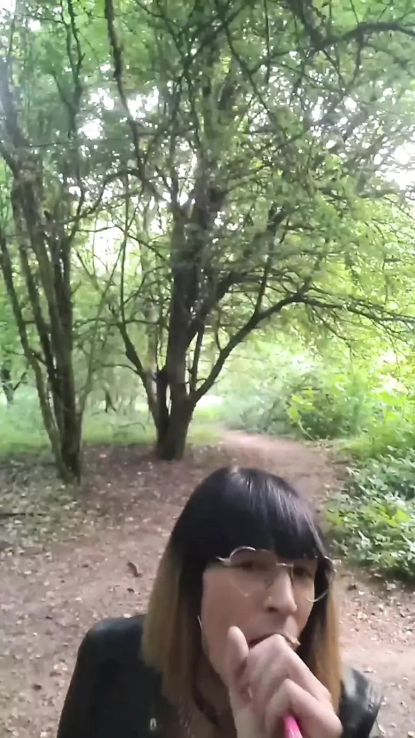 Fantasi pelacur. 🔶Kamera di Hutan Brunoy91 [June²] CuMSluT dalam mencari tawaran Sperma di VaneSsaBiTCHx