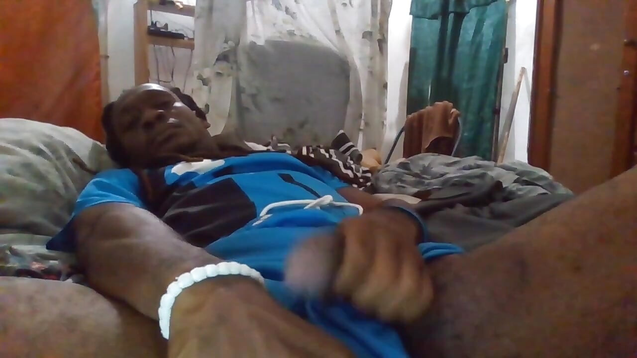 Quente cara acaricia pau de bunda longa