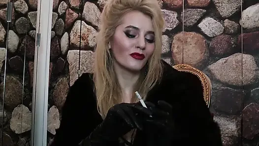 Stoking bulu dan stoking nilon