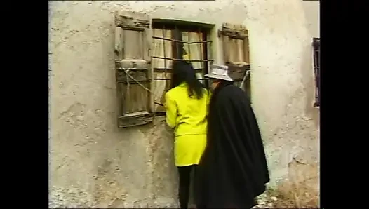 Wanita petani berbulu