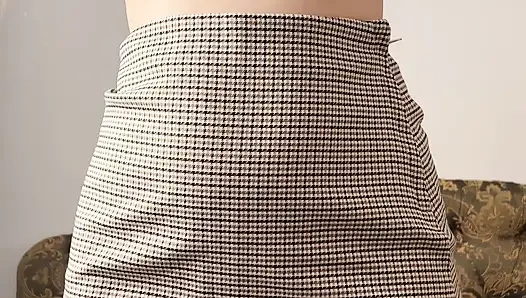 Горячая тинка мастурбирует - Maiski