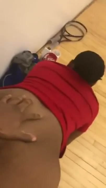 her mama gave it up in da hallway
