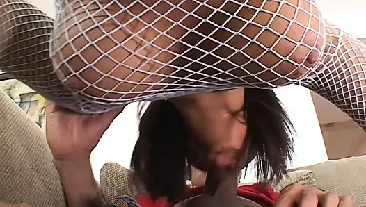 Cewek sange ini dientot habis-habisan sampai dicrot di dalam