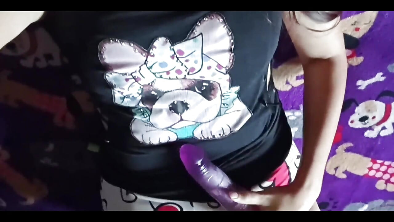 Hice que mi mejor amiga me desnudara en el baño y luego follamos