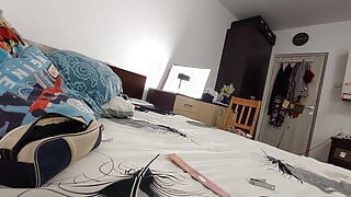 Amateur-MILF macht yoga nackt, behaarte muschi, dicker arsch, dicke titten. Sexy latina mit behaarter, großem, dickem arsch.