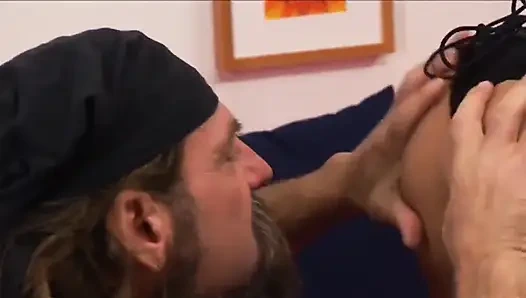 Yalama emiyor anal sikişiyor