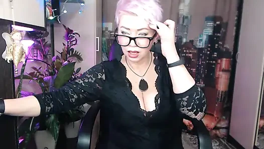 Üvey annem web kamerası sürtüğüm! Immodest dans, yakın çekim amcık ve 45+ formatta bir kaltağın dürüst mastürbasyonu!