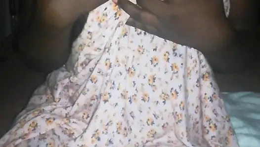 Ateşli amatör ev yapımı Afrikalı zenci yağlanmış genç kız büyük memeler dans ediyor seksi vücut bakış açısı