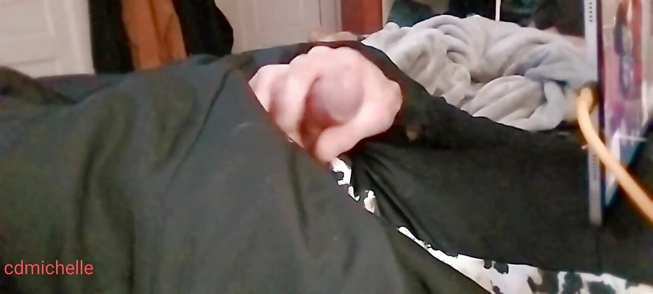 Cdmichelle lagi asik ngocok sambil pakai bodysuit spandex