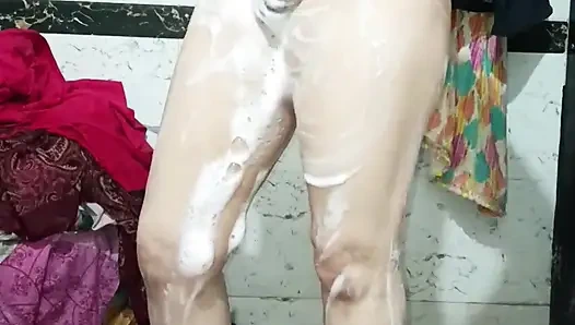 Priya Bhabi Hot Body Show