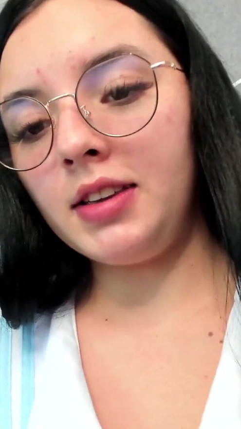 Hey papi puedo ser tu putita personal virtual? Me encanta disfrazarme como una chica inocente y putona | Clip 2