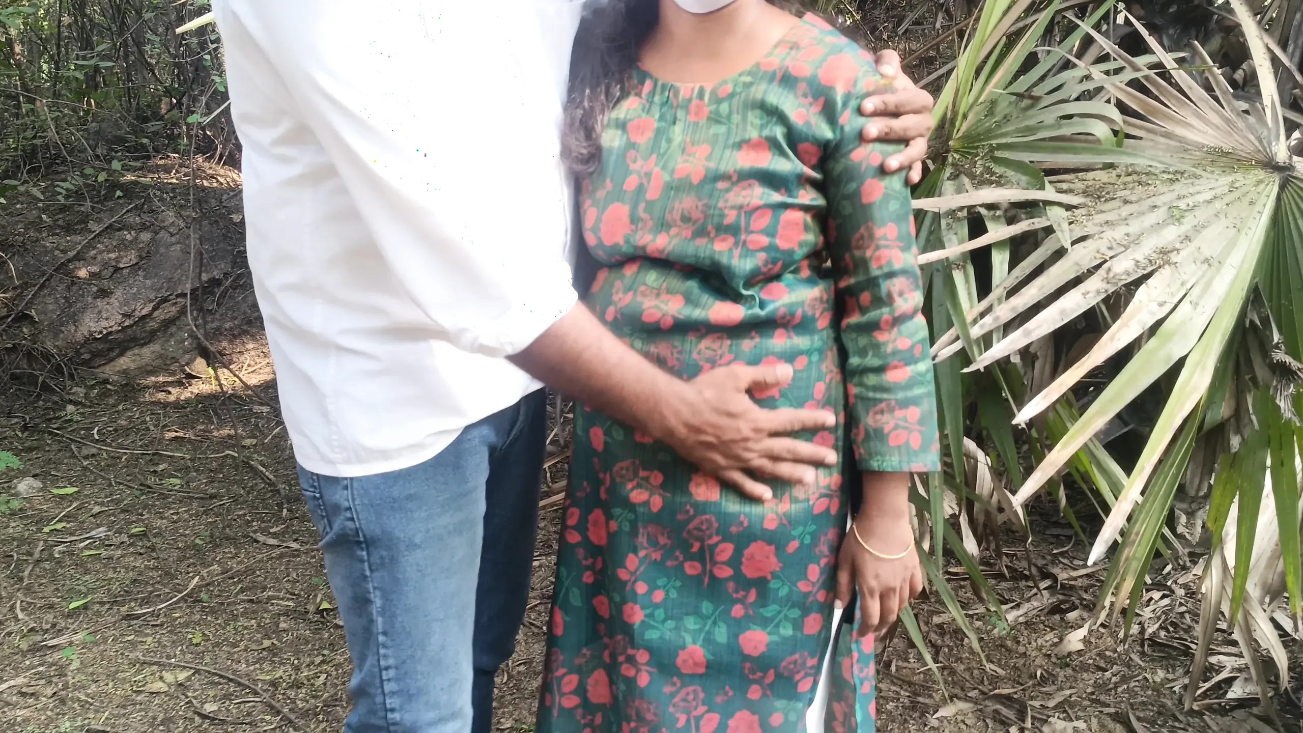Pushpa Valli,laxi Ammu - outdoor,wife