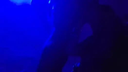 Hintli ateşli çift sert sikişiyor