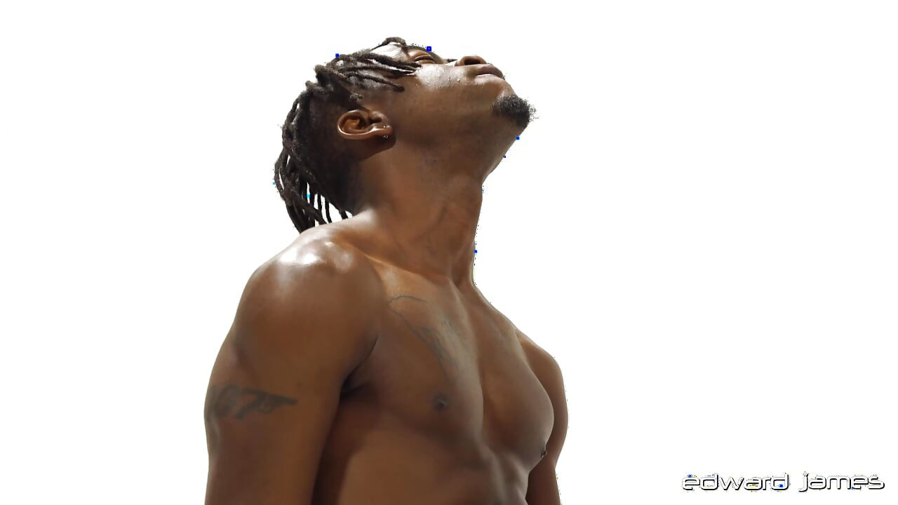 EdwardJames грубое напряжение и игривая энергия рост, как Блейн Портер встречается с черной мамбой