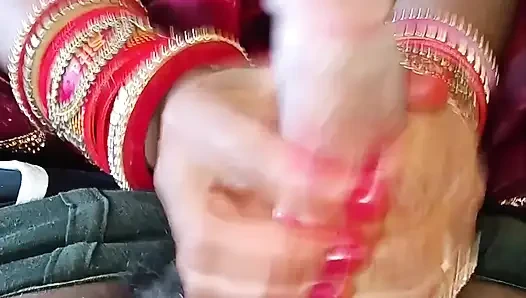 Hendjob di maine apne pati ko aur gadha ras nikali
