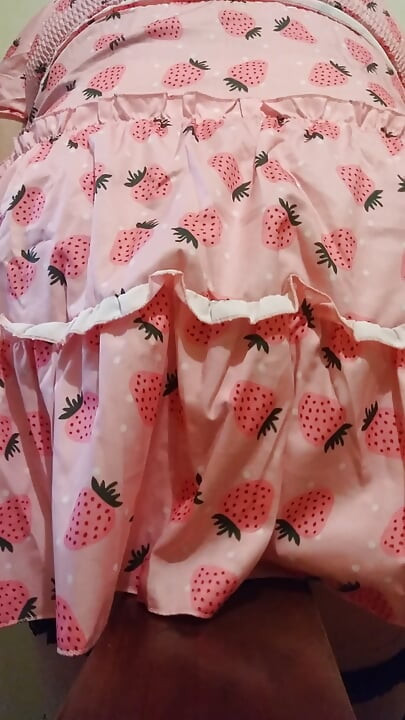 Fat ass sissy rides fist plug