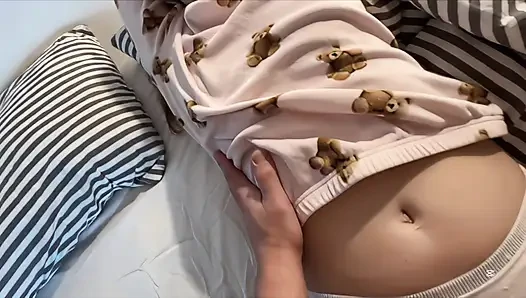 VIRGIN FART FAIL Тот момент, когда милашка готова потерять свою девственность, и ваш хуй не станет жестким, потому что она пердит