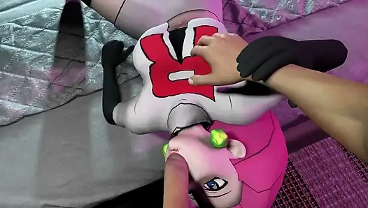 Einen Nachmittag Mit Jessie Von Team Rocket Im Büro Zu Verbringen