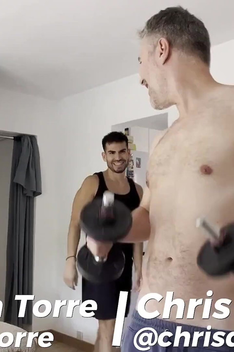 Hunk Cain De La Torre Gets Fucked by Daddy Chris Derimm