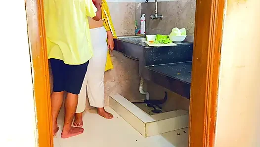 Suddenly I Fucked My Stepmother in Law While She Was Cutting Curry in the Kitchen - Desi Rough Sex